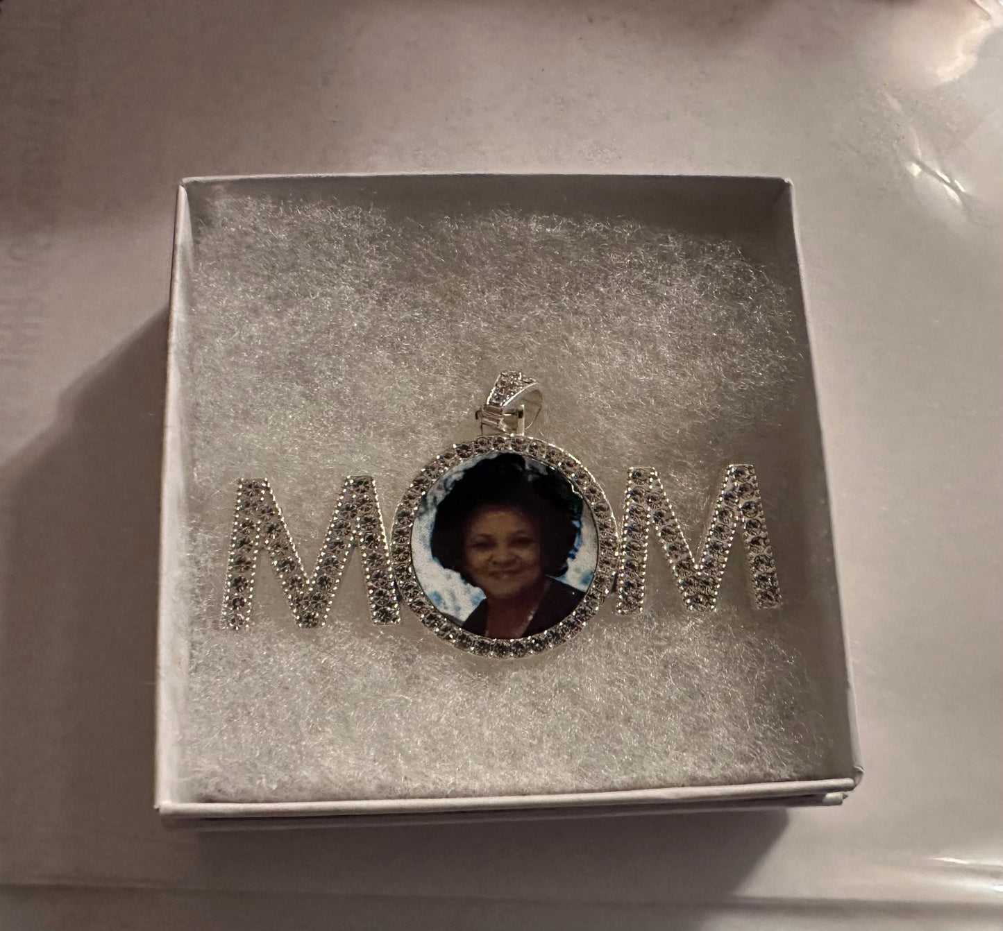 MOM necklace